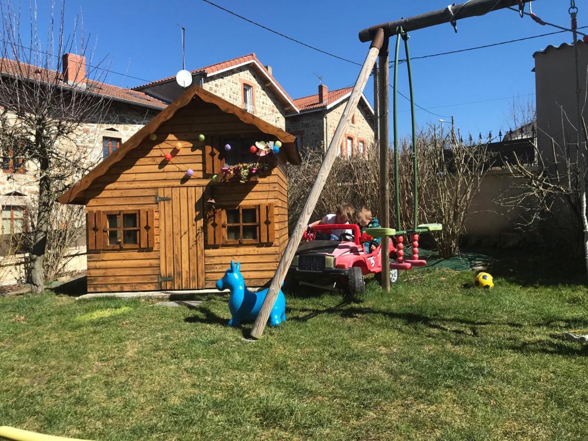 Belle Maison De Famille Villa Usson-en-Forez Kültér fotó